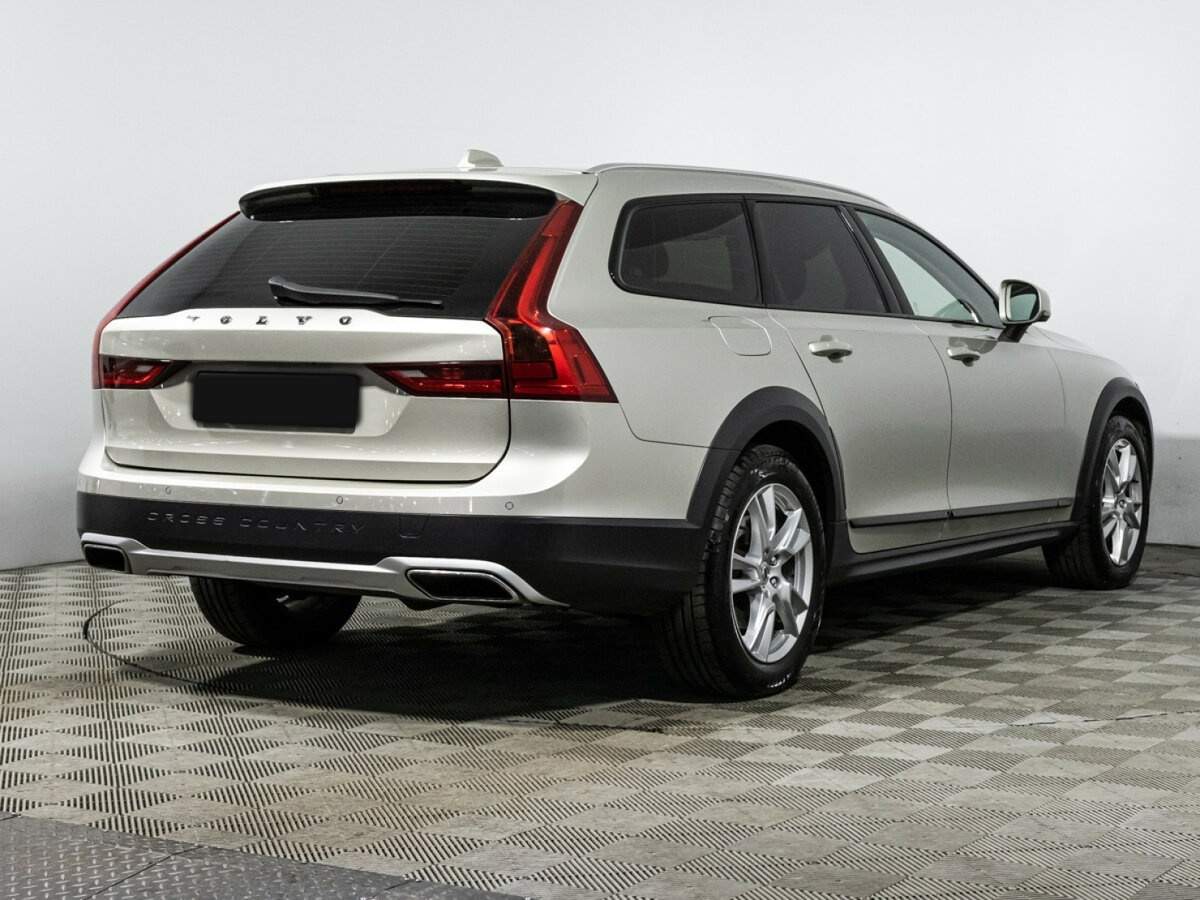 Volvo V90 Cross Country 2017 года с пробегом. Фото: #3