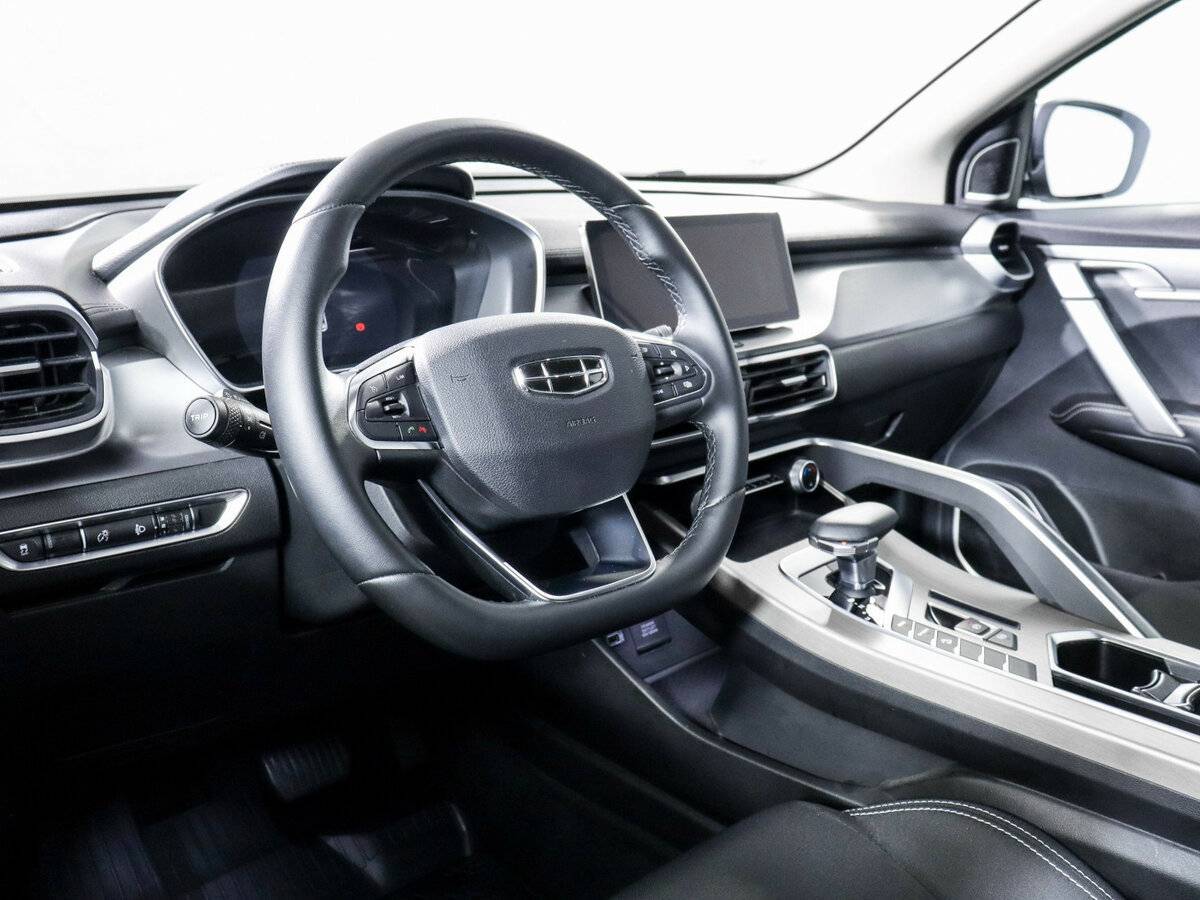 Geely Coolray 2023 года с пробегом. Фото: #10