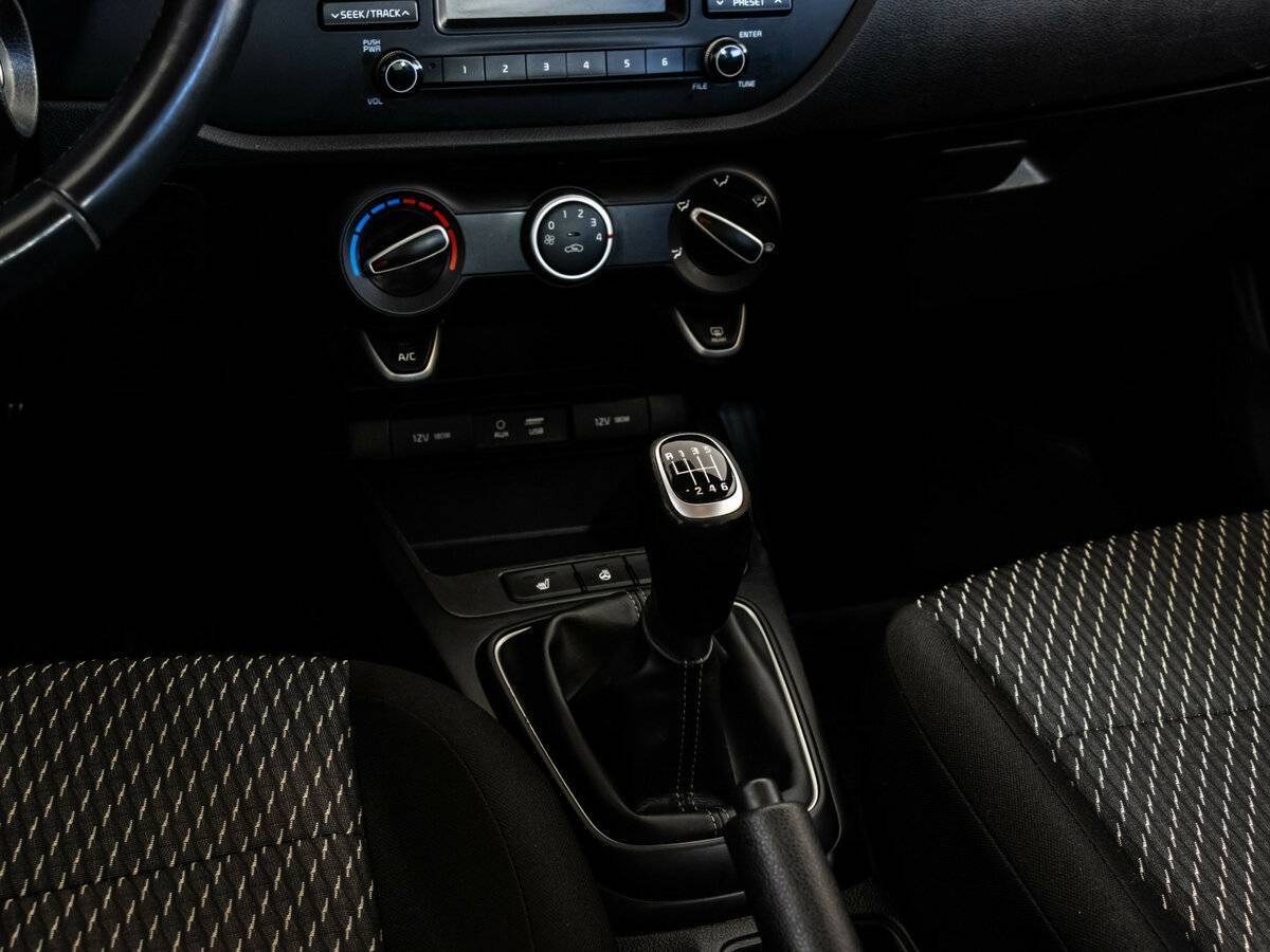 Б/У Киа Рио 2017 года. Фото: #9