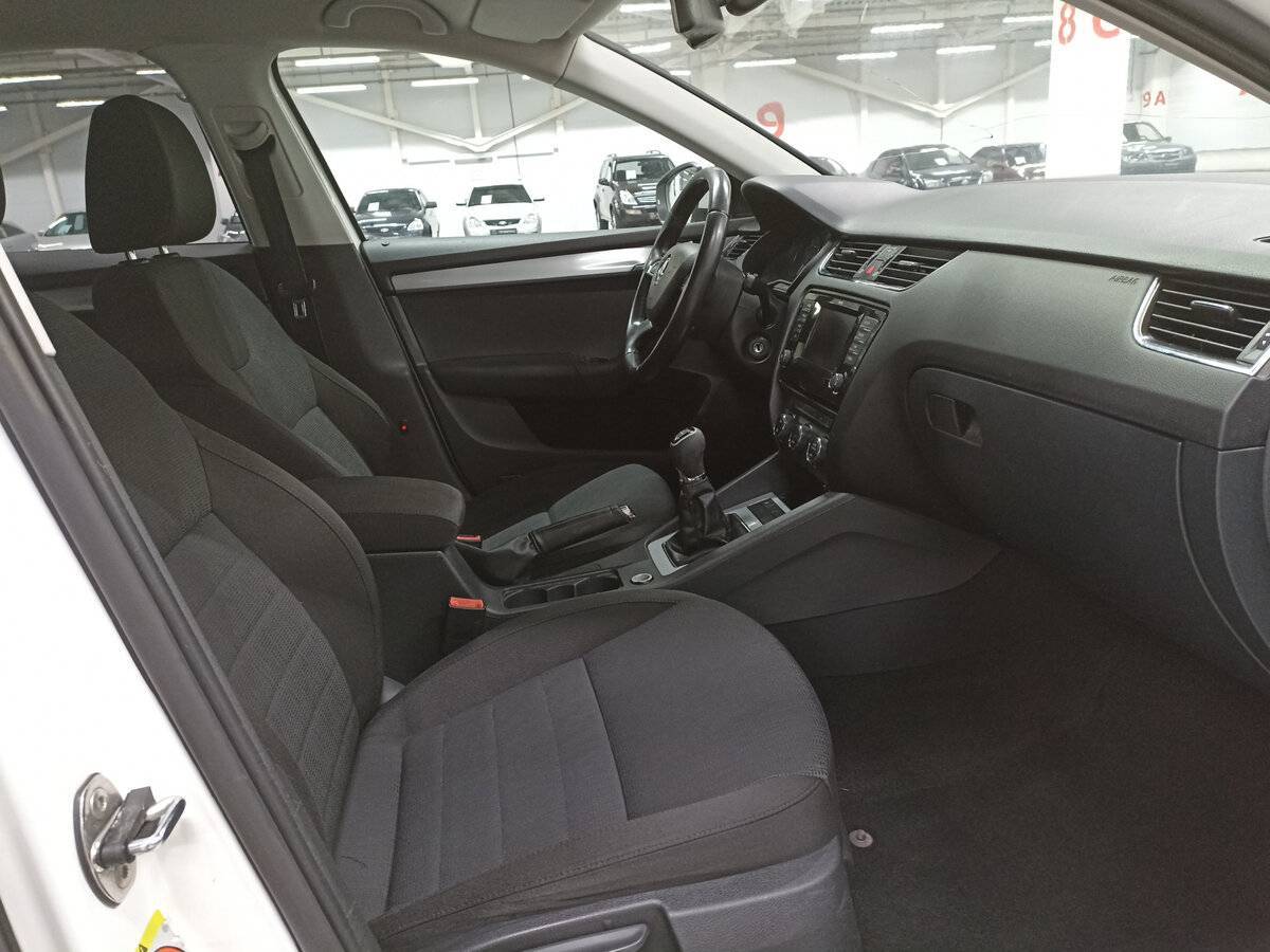 Б/У Шкода Октавия 2013 года. Фото: #10