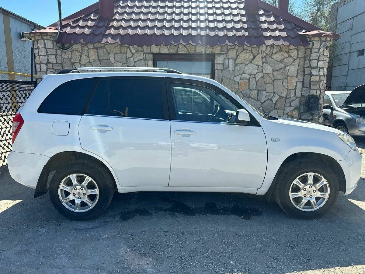 Chery Tiggo (T11) 2015 года с пробегом. Фото: #2