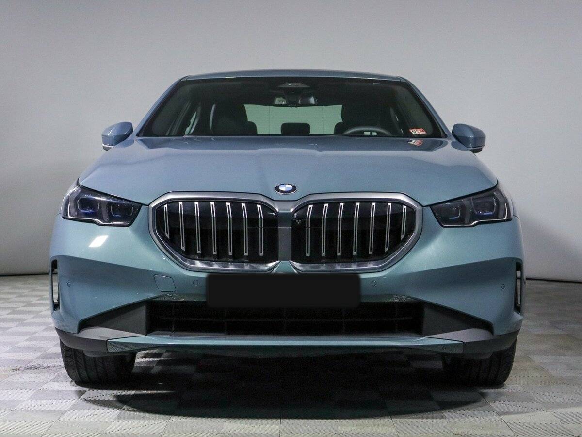 BMW 5 серии 2023 года с пробегом. Фото: #1
