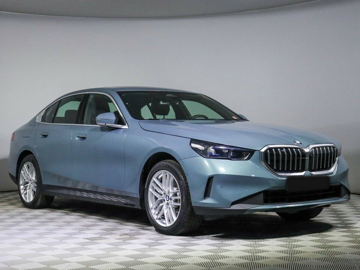 BMW 5 серии 2023 года с пробегом. Фото: #2