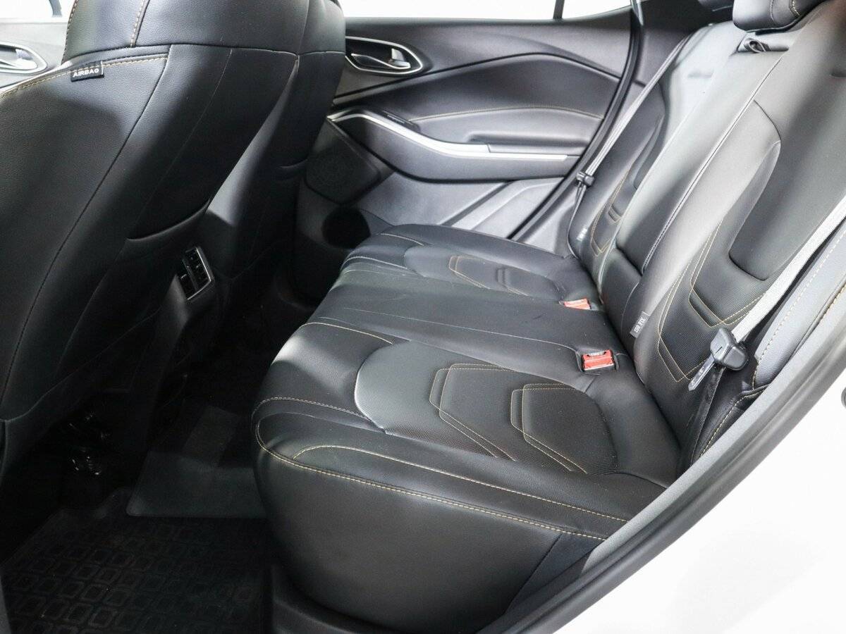 Москвич 3 2023 года с пробегом. Фото: #9