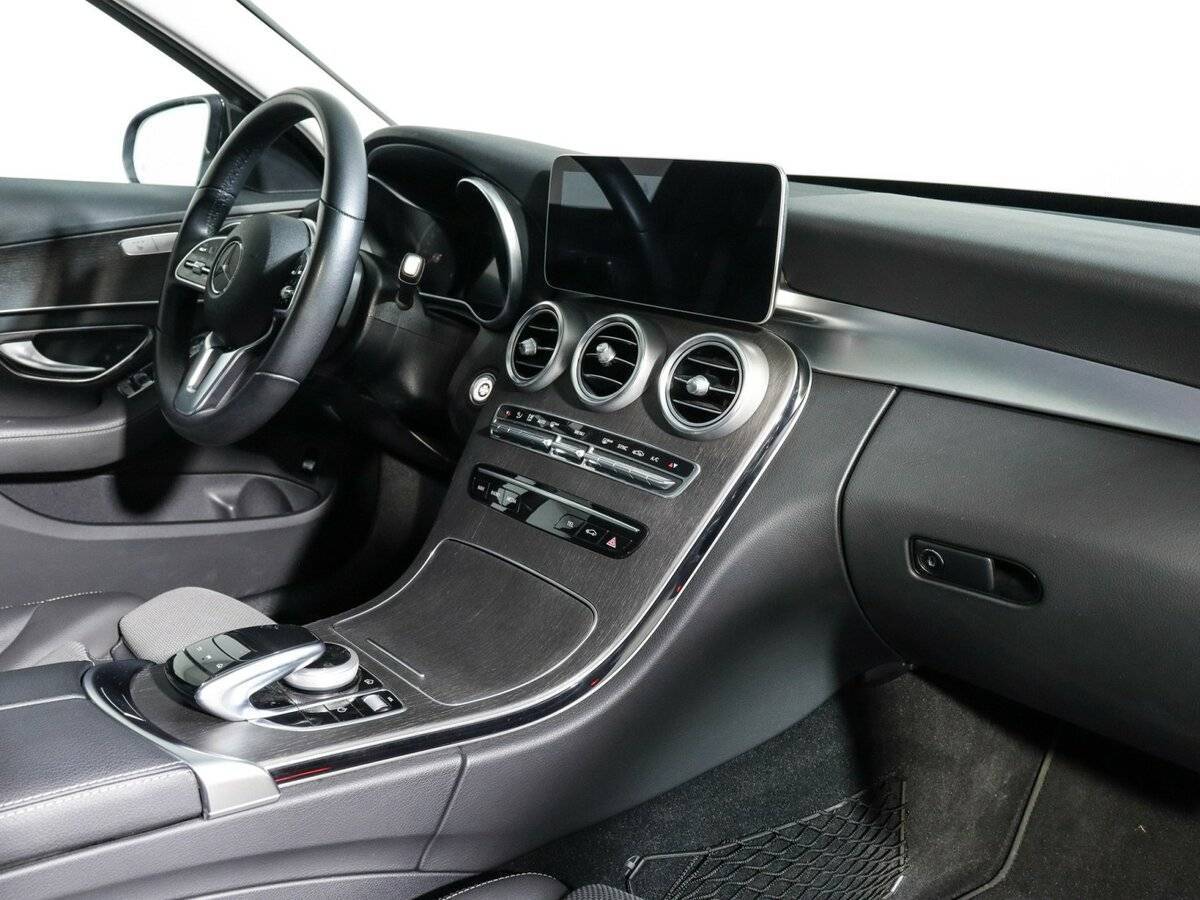 Mercedes-Benz C-Класс 2019 года с пробегом. Фото: #3