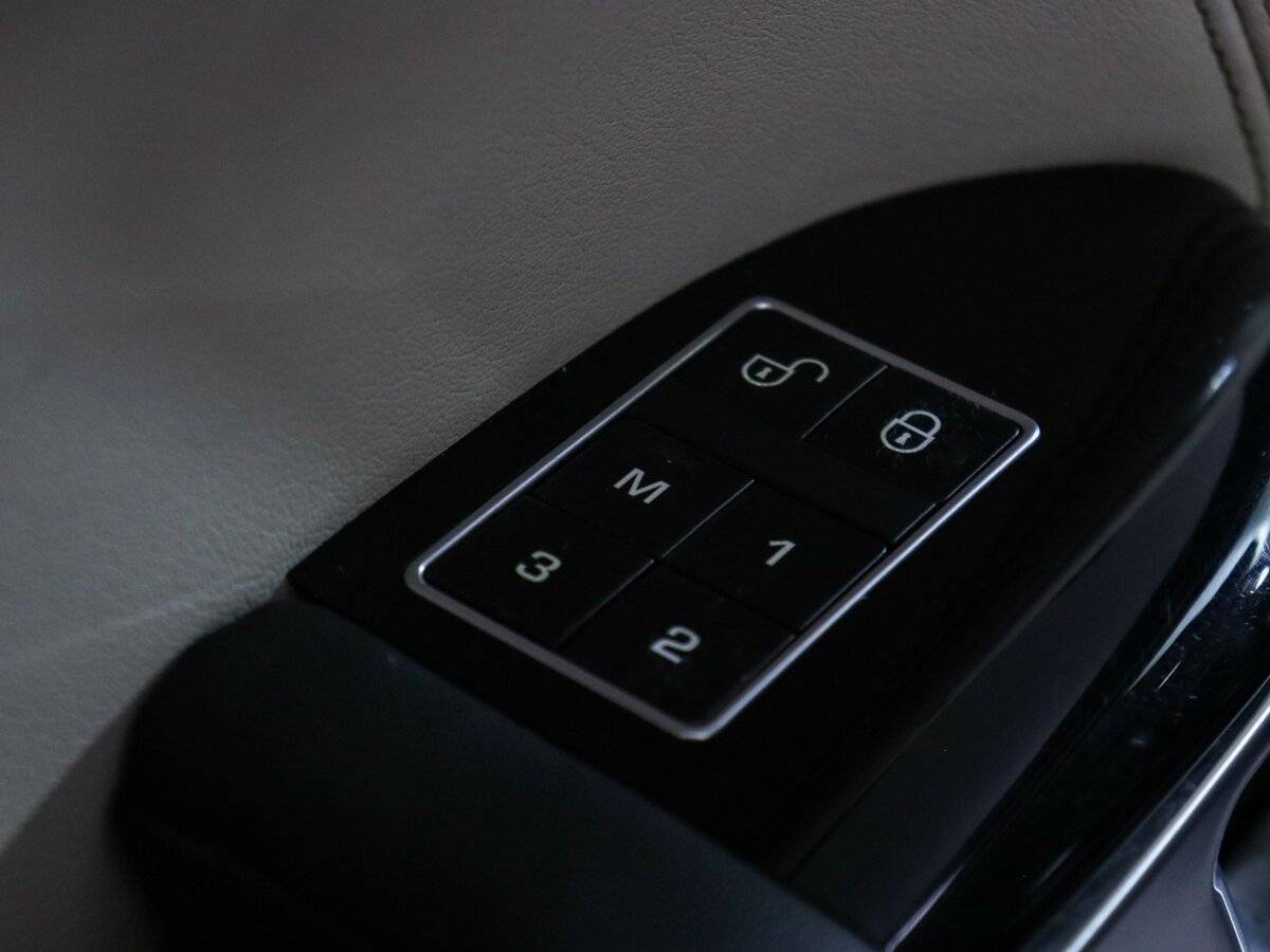 Land Rover Range Rover 2015 года с пробегом. Фото: #21