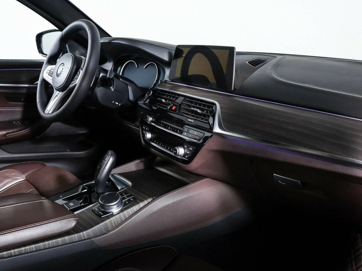 BMW 5 серии 2018 года с пробегом. Фото: #8