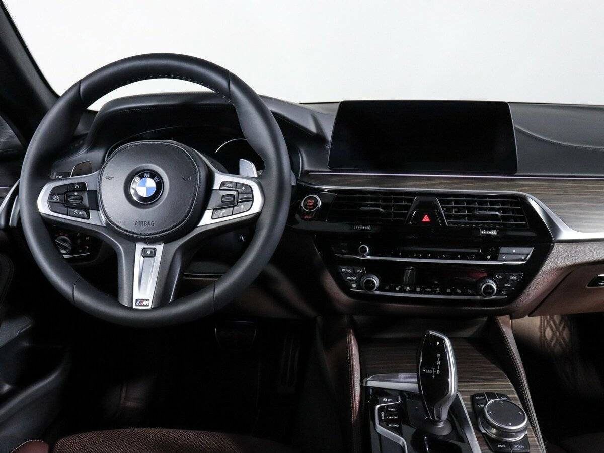 BMW 5 серии 2018 года с пробегом. Фото: #11