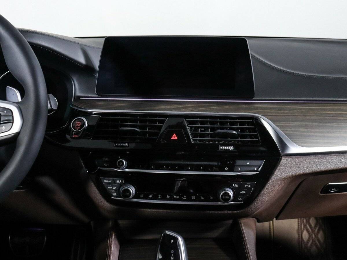 BMW 5 серии 2018 года с пробегом. Фото: #12