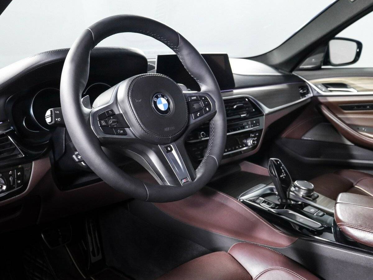 BMW 5 серии 2018 года с пробегом. Фото: #13