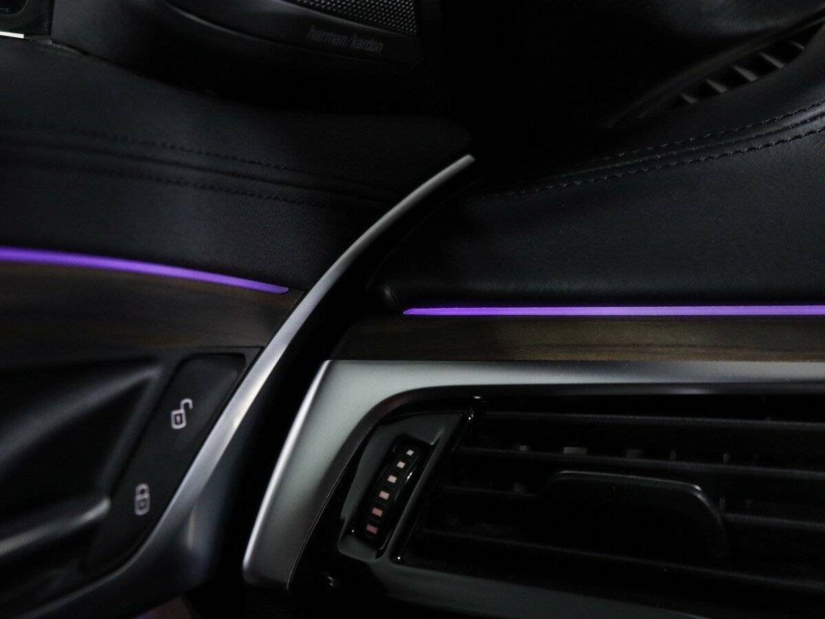 BMW 5 серии 2018 года с пробегом. Фото: #25