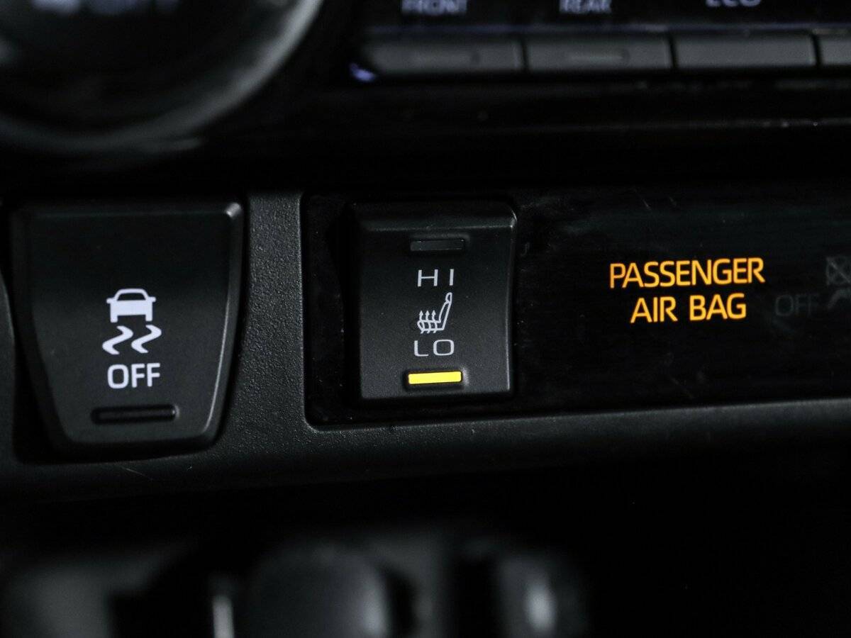 Toyota RAV4 2020 года с пробегом. Фото: #21