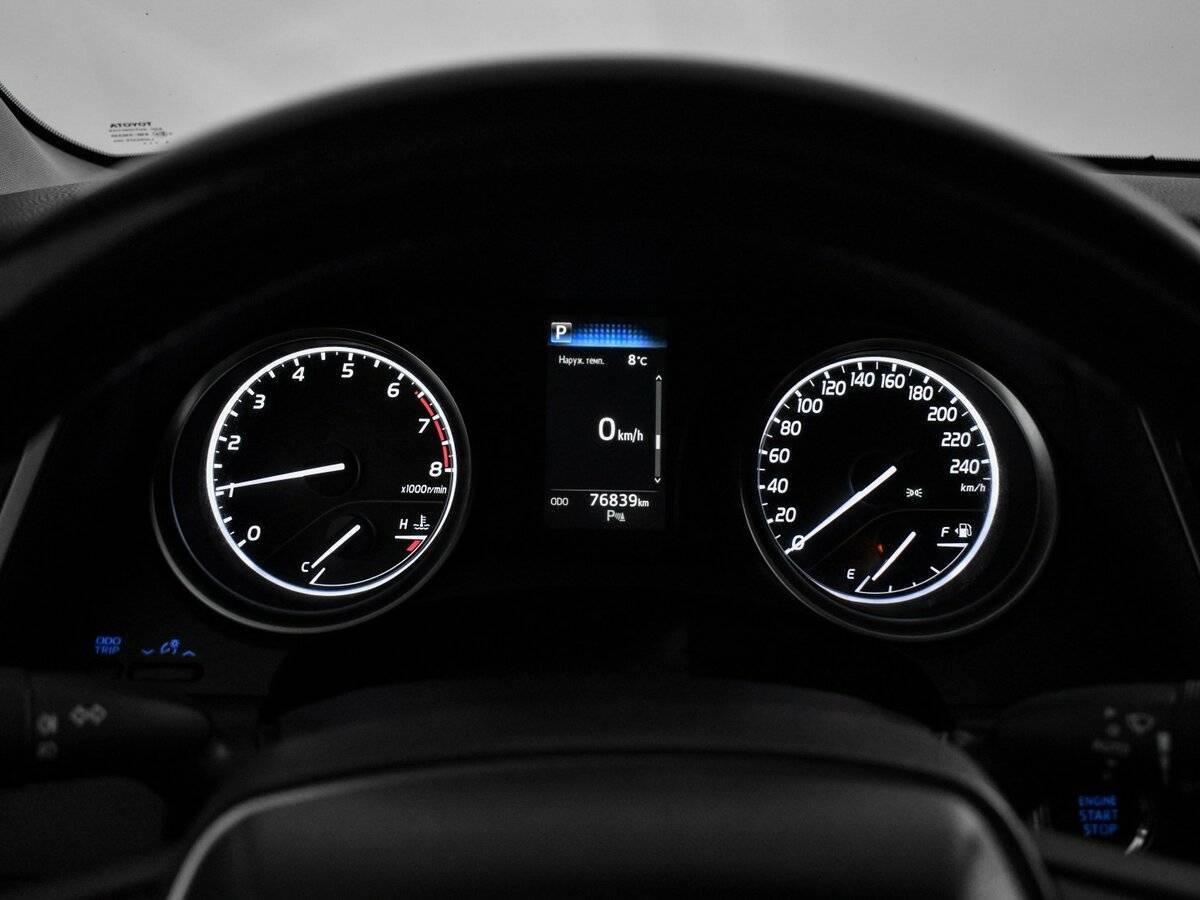 Toyota Camry 2019 года с пробегом. Фото: #19