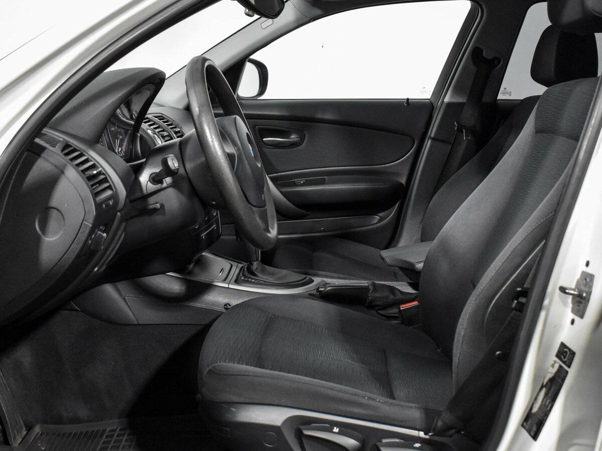 BMW 1 серии 2010 года с пробегом. Фото: #10