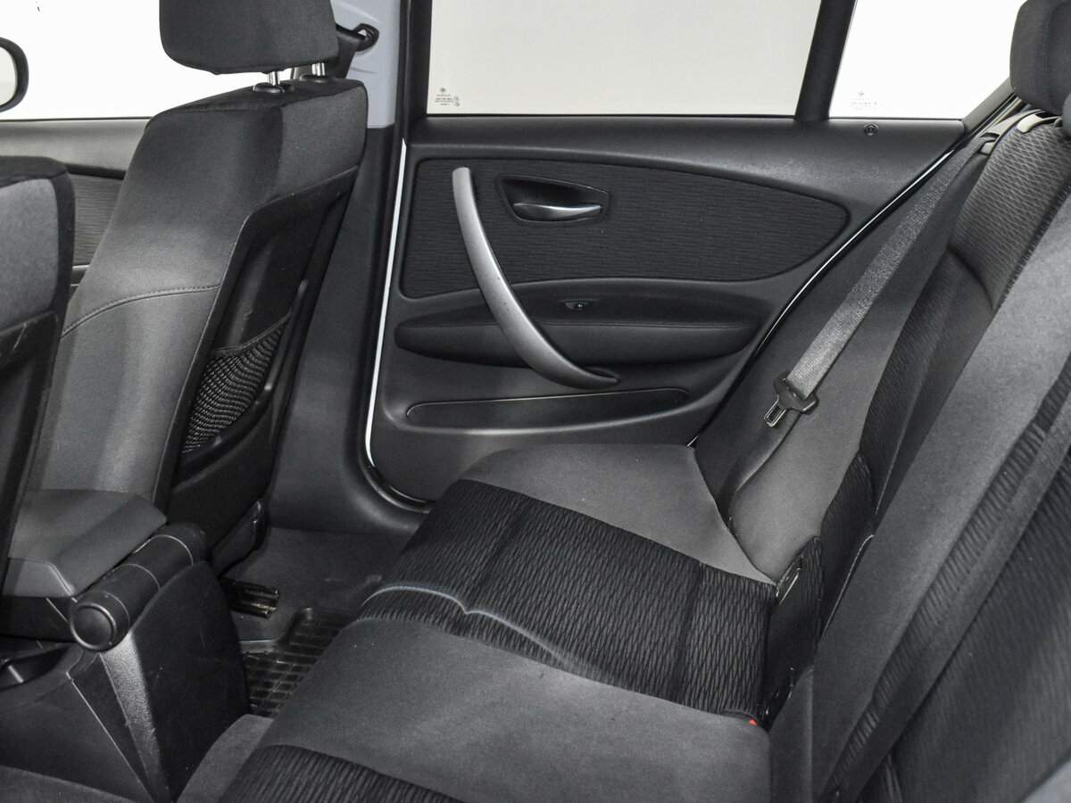 BMW 1 серии 2010 года с пробегом. Фото: #12