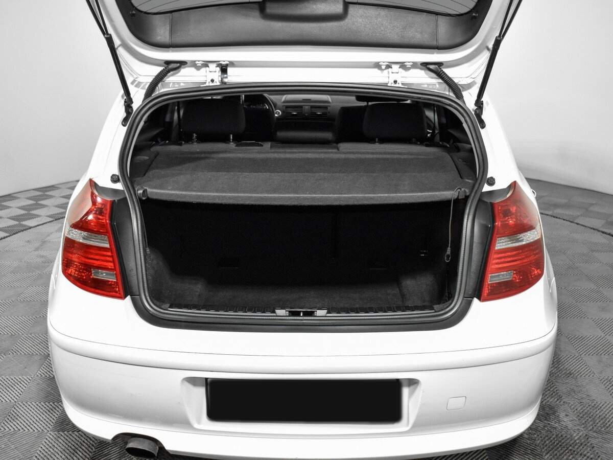 BMW 1 серии 2010 года с пробегом. Фото: #18