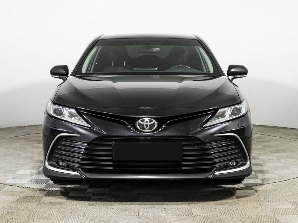 Toyota Camry 2021 года с пробегом. Фото: #1