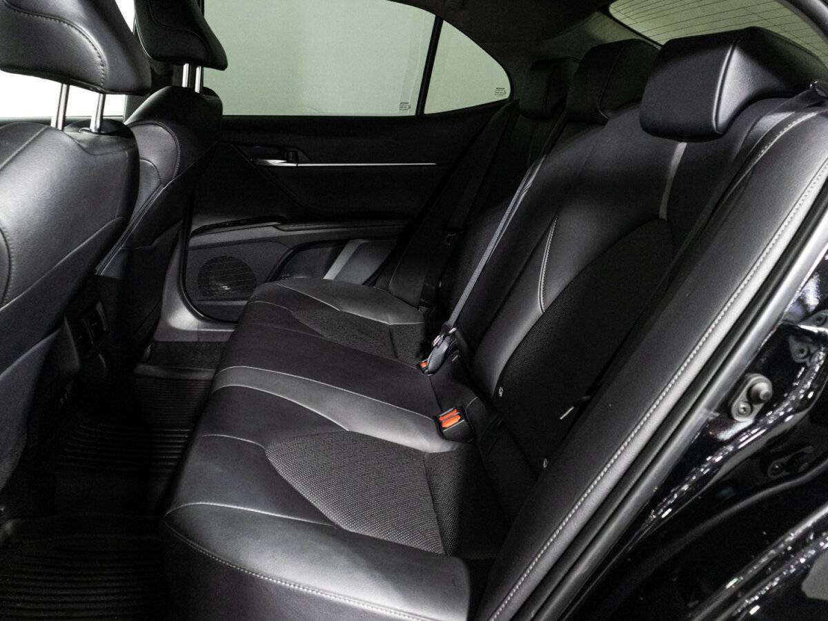 Toyota Camry 2021 года с пробегом. Фото: #9