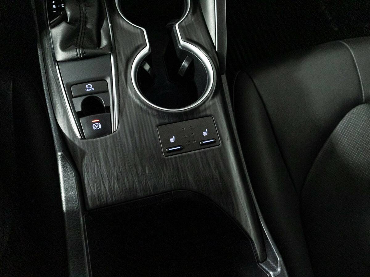 Toyota Camry 2021 года с пробегом. Фото: #17