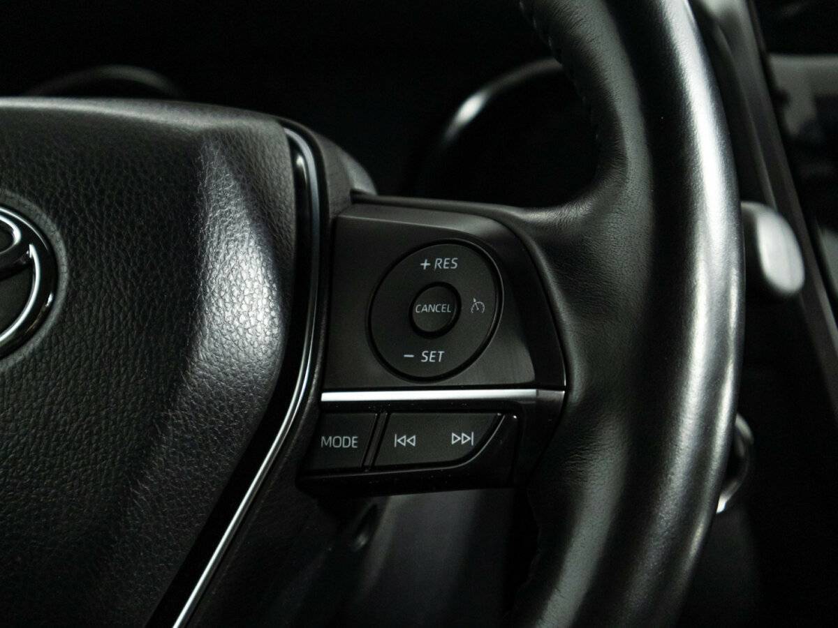 Toyota Camry 2021 года с пробегом. Фото: #20