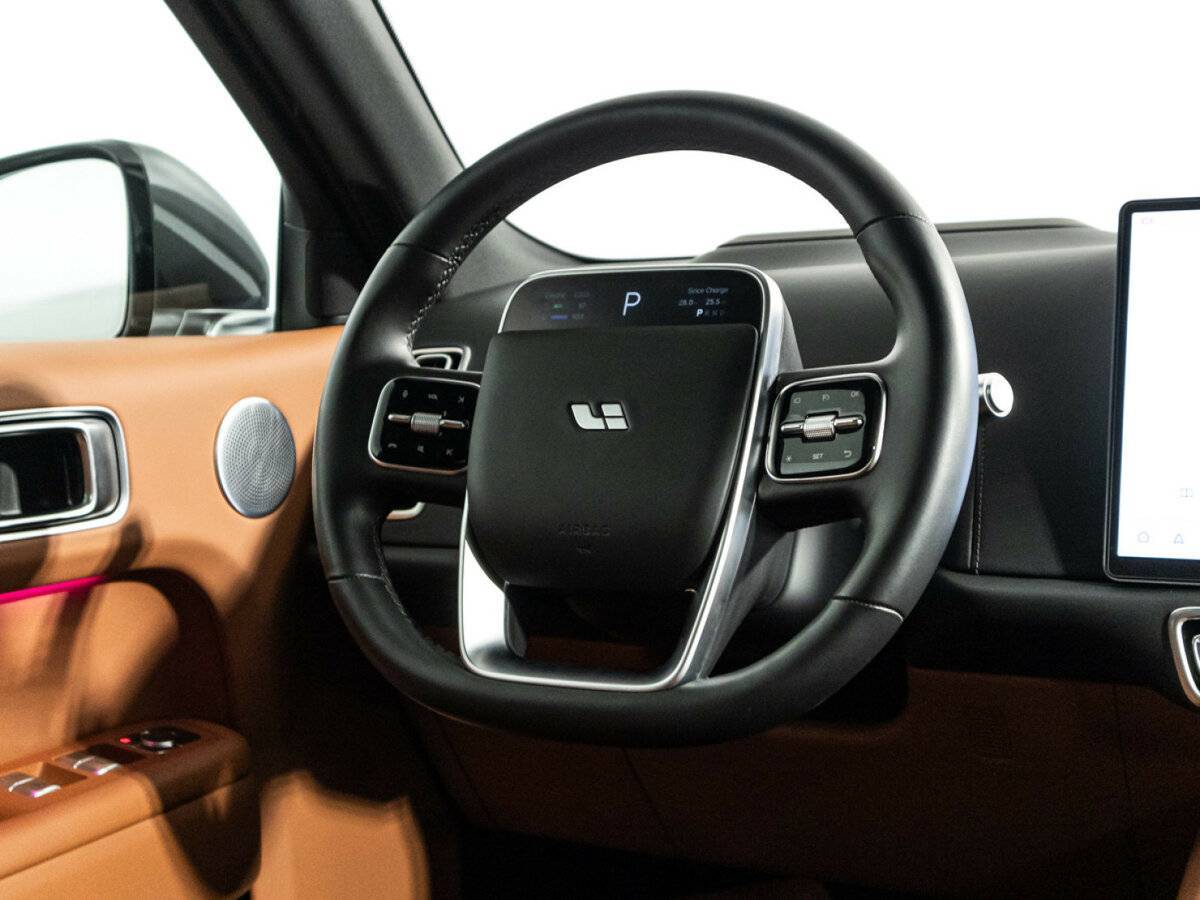 LiXiang L9 2023 года с пробегом. Фото: #10