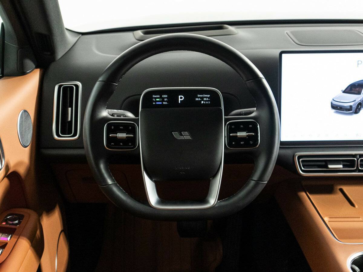 LiXiang L9 2023 года с пробегом. Фото: #28