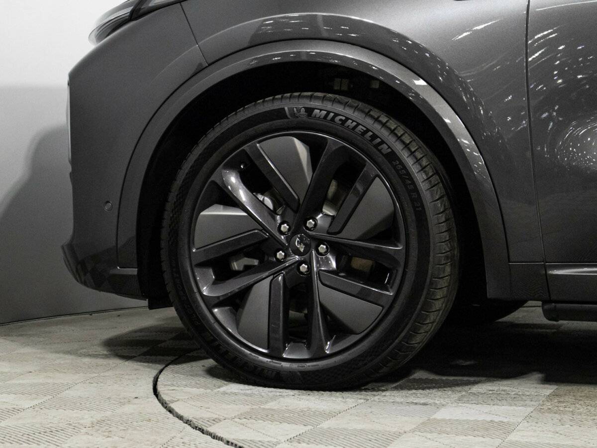 LiXiang L9 2023 года с пробегом. Фото: #30