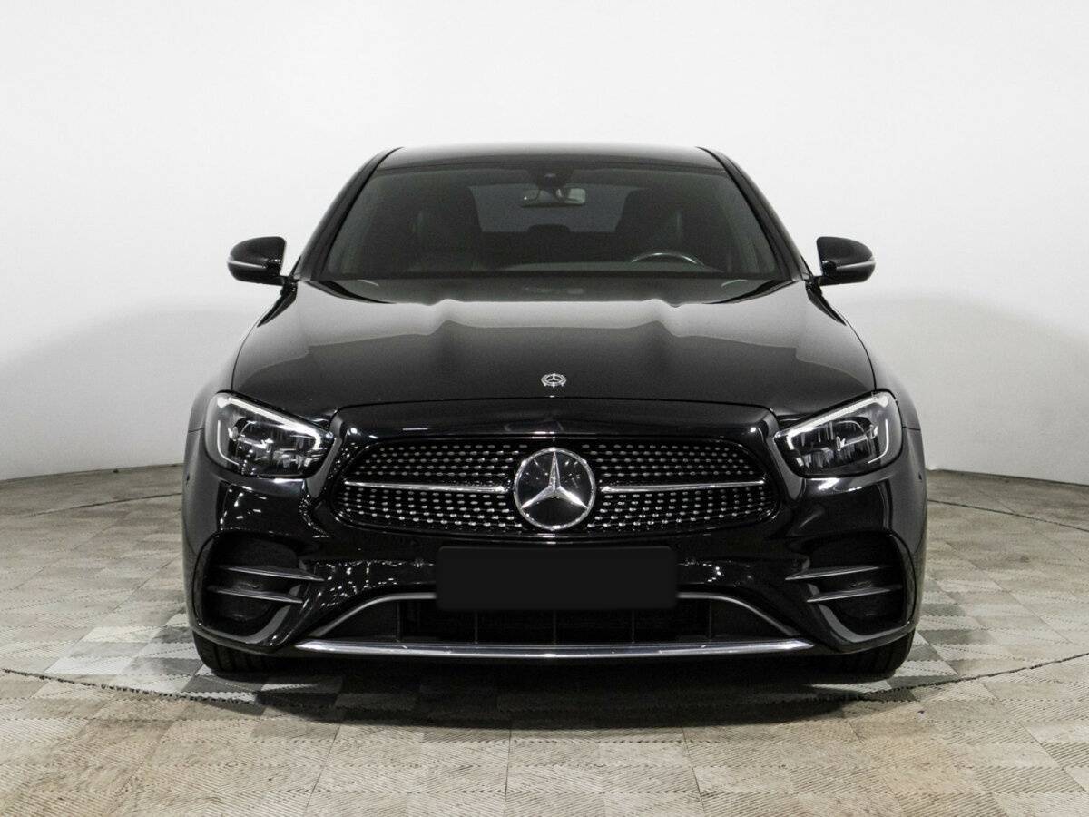 Mercedes-Benz E-Класс 2021 года с пробегом. Фото: #1