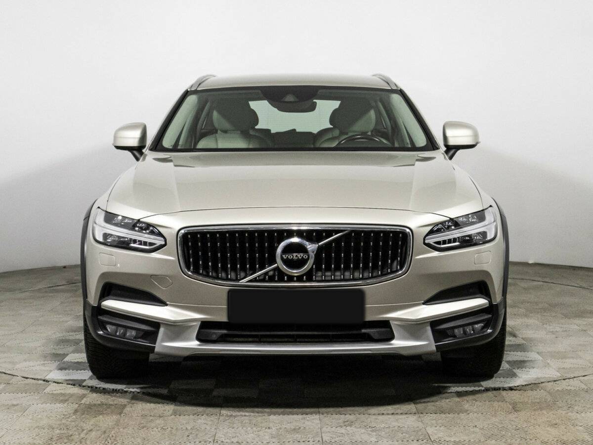 Volvo V90 Cross Country 2017 года с пробегом. Фото: #1