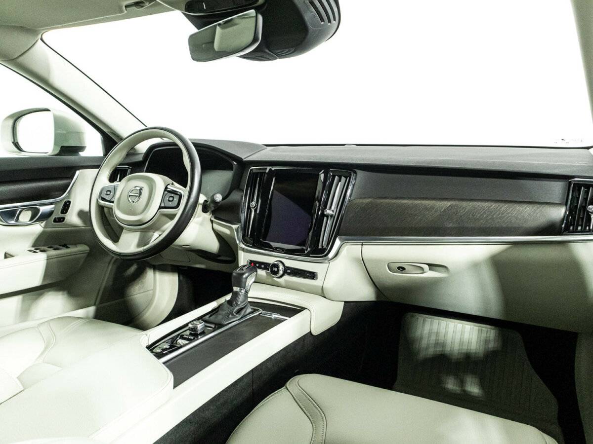 Volvo V90 Cross Country 2017 года с пробегом. Фото: #8