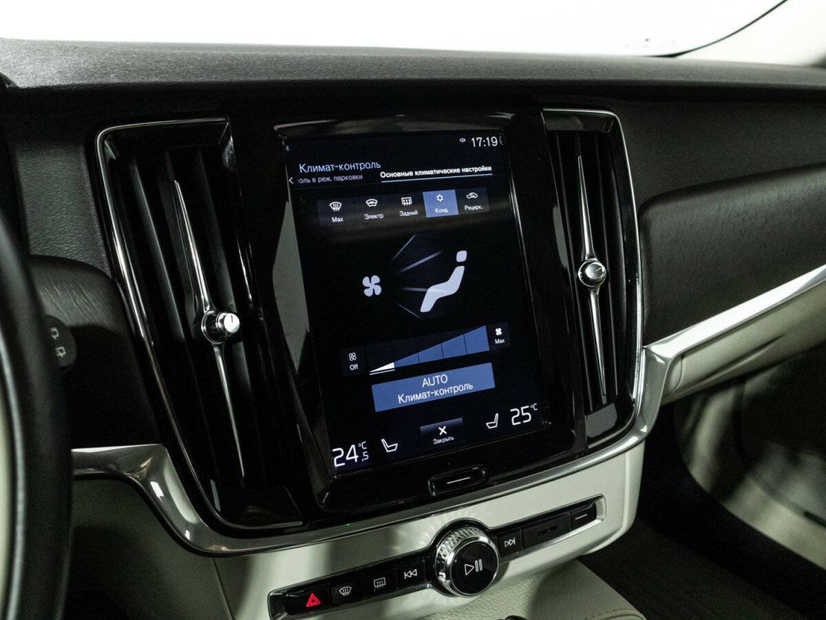 Volvo V90 Cross Country 2017 года с пробегом. Фото: #18