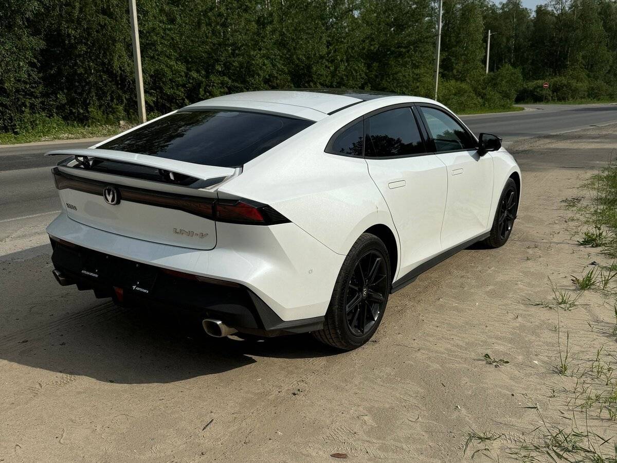 Changan UNI-V 2023 года с пробегом. Фото: #2