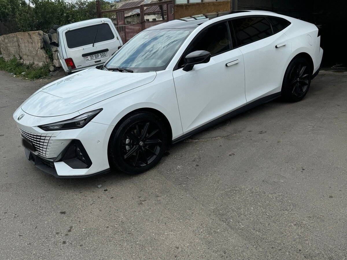 Changan UNI-V 2023 года с пробегом. Фото: #7