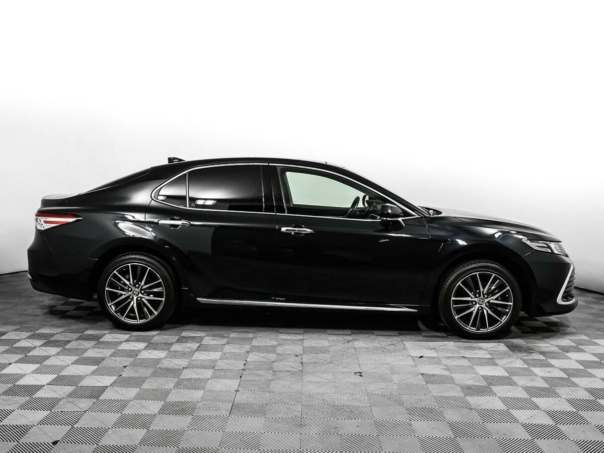 Toyota Camry 2023 года с пробегом. Фото: #3