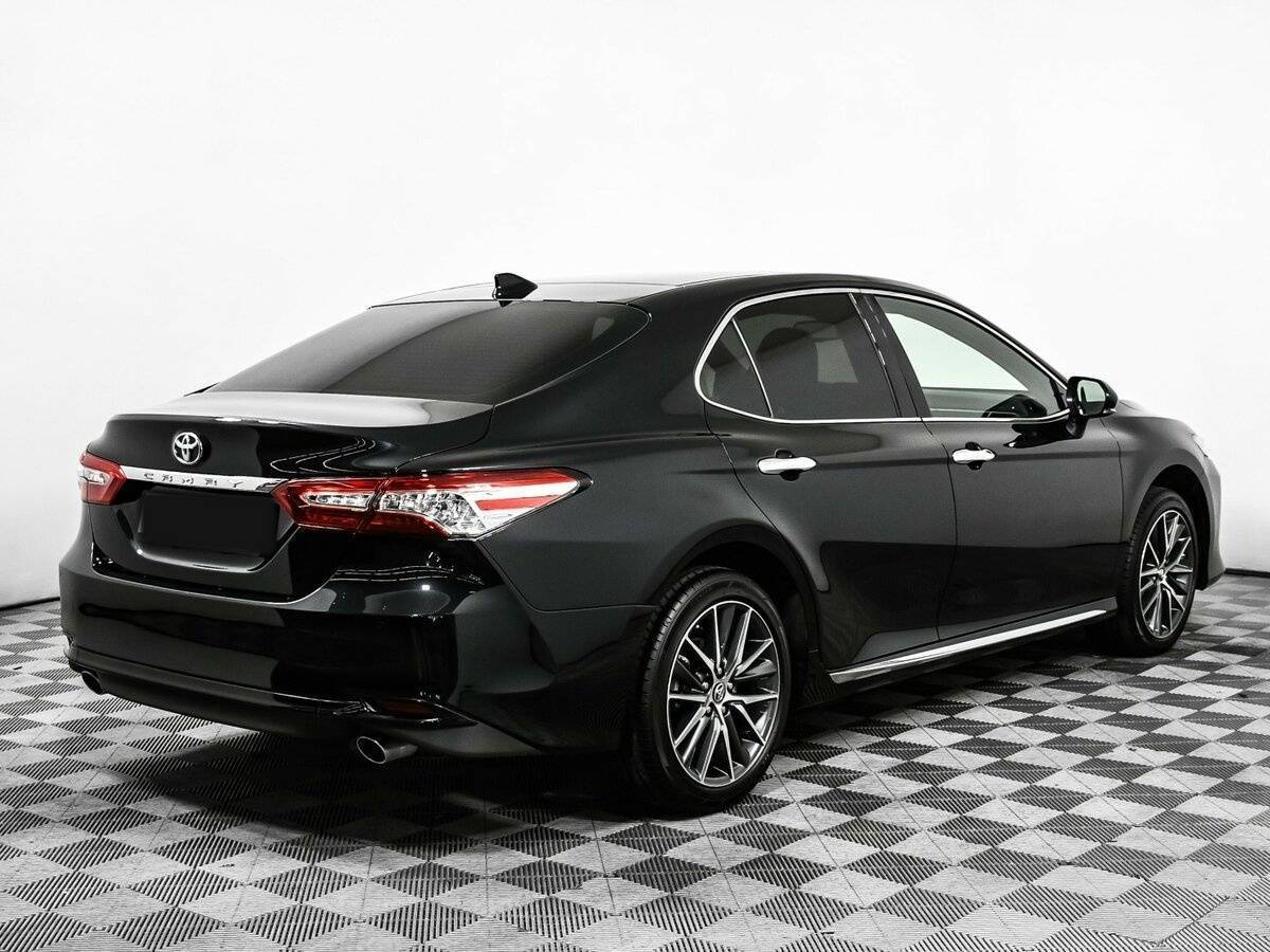 Toyota Camry 2023 года с пробегом. Фото: #4