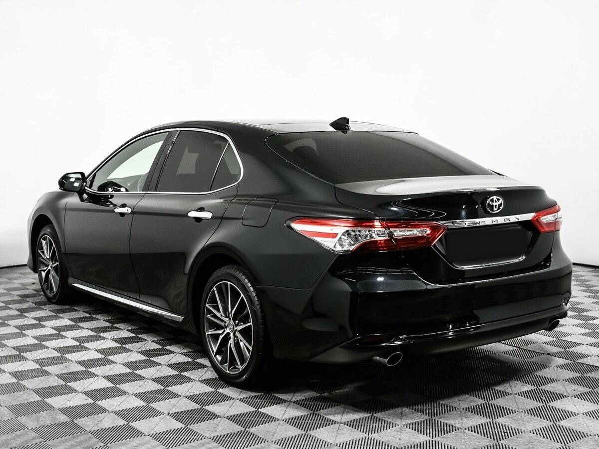 Toyota Camry 2023 года с пробегом. Фото: #6
