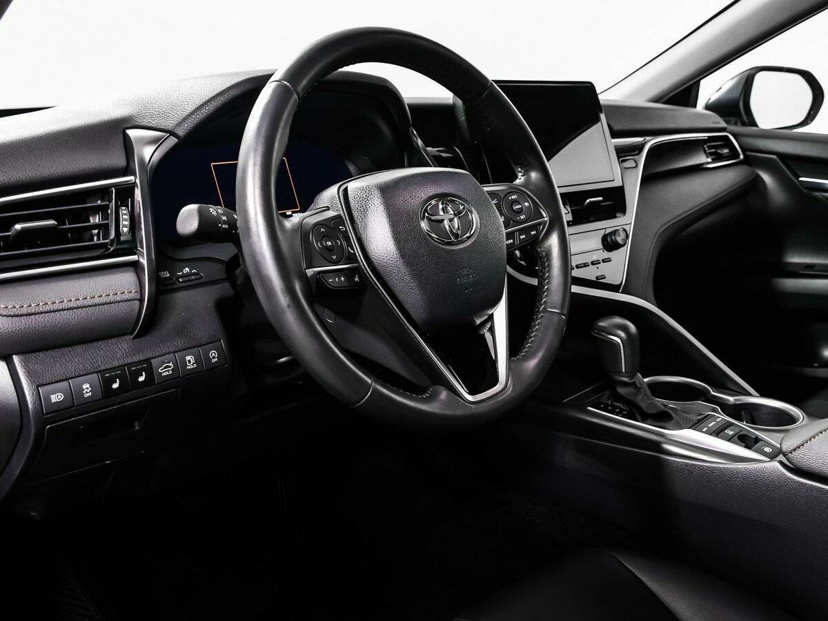 Toyota Camry 2023 года с пробегом. Фото: #12
