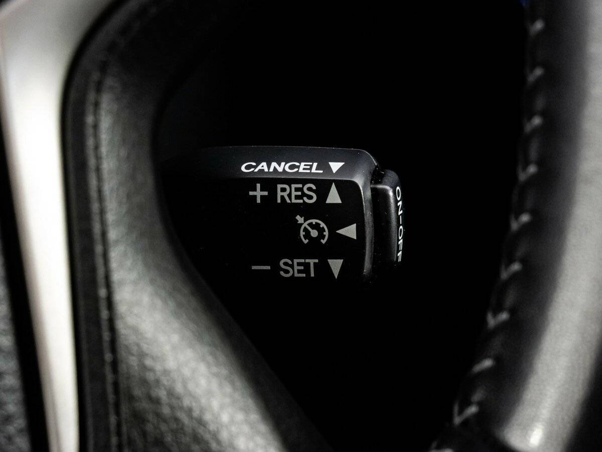 Toyota Land Cruiser Prado 2018 года с пробегом. Фото: #18