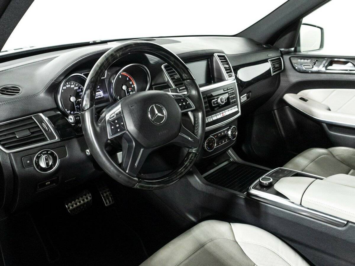 Mercedes-Benz GL-Класс 2014 года с пробегом. Фото: #8