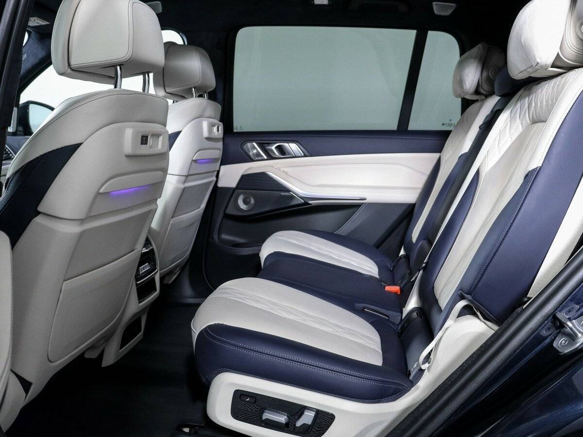 BMW X7 2021 года с пробегом. Фото: #9