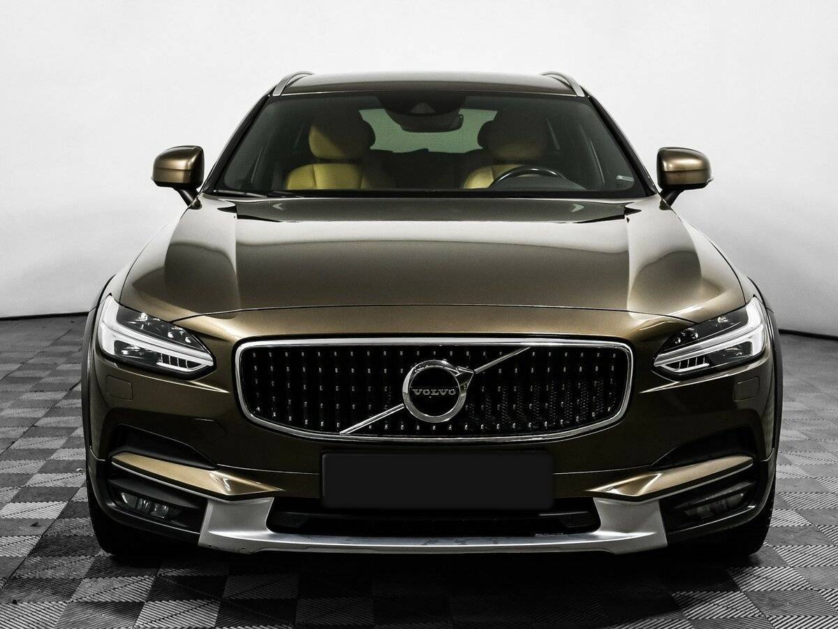 Volvo V90 Cross Country 2017 года с пробегом. Фото: #1