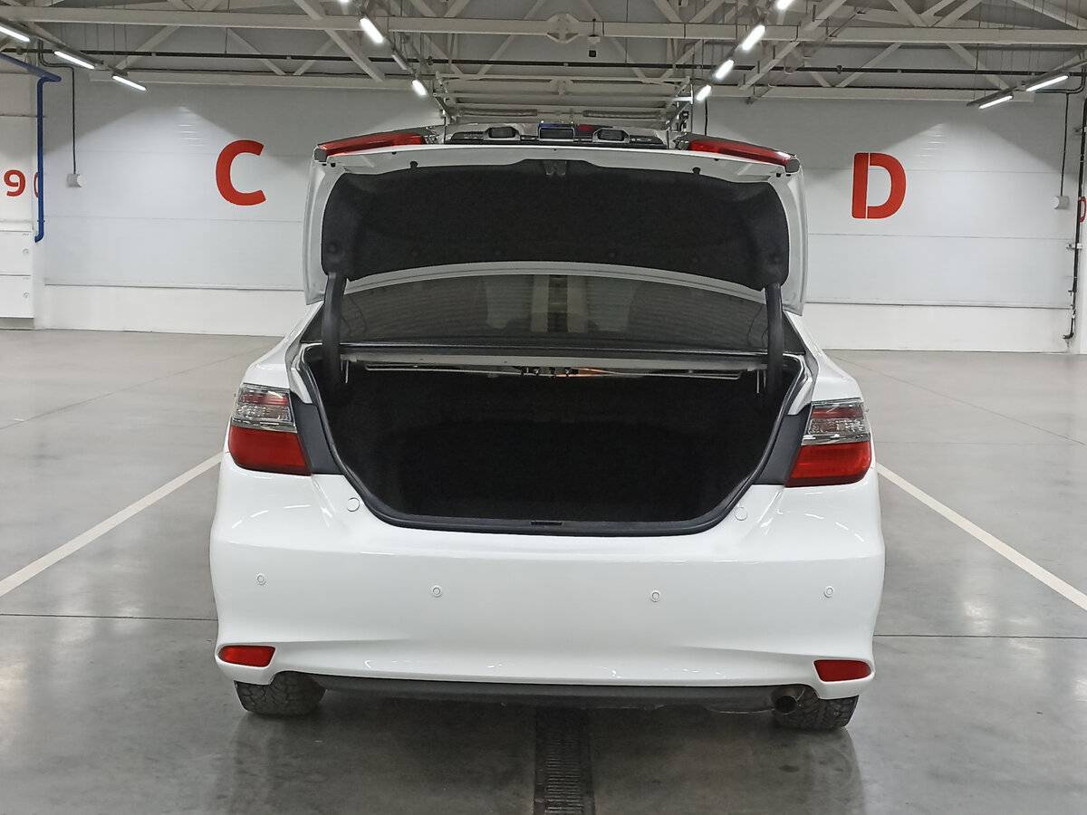 Б/У Тойота Камри 2016 года. Фото: #9