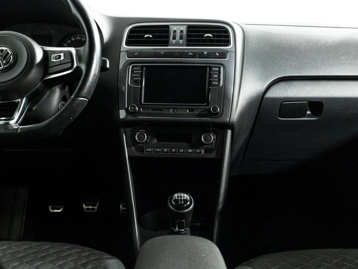 Б/У Фольксваген Поло 2018 года. Фото: #13