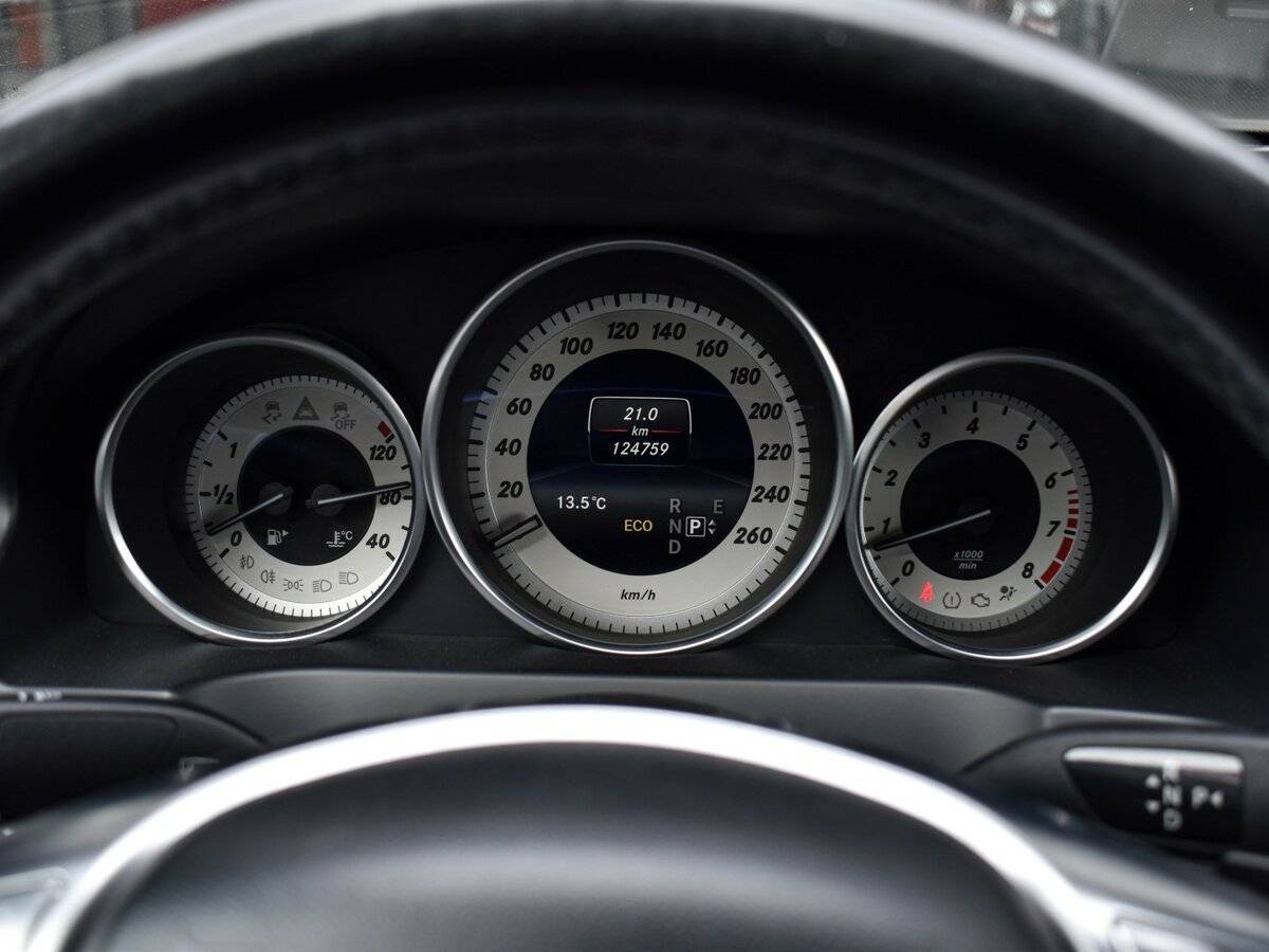 Mercedes-Benz E-Класс 2013 года с пробегом. Фото: #16