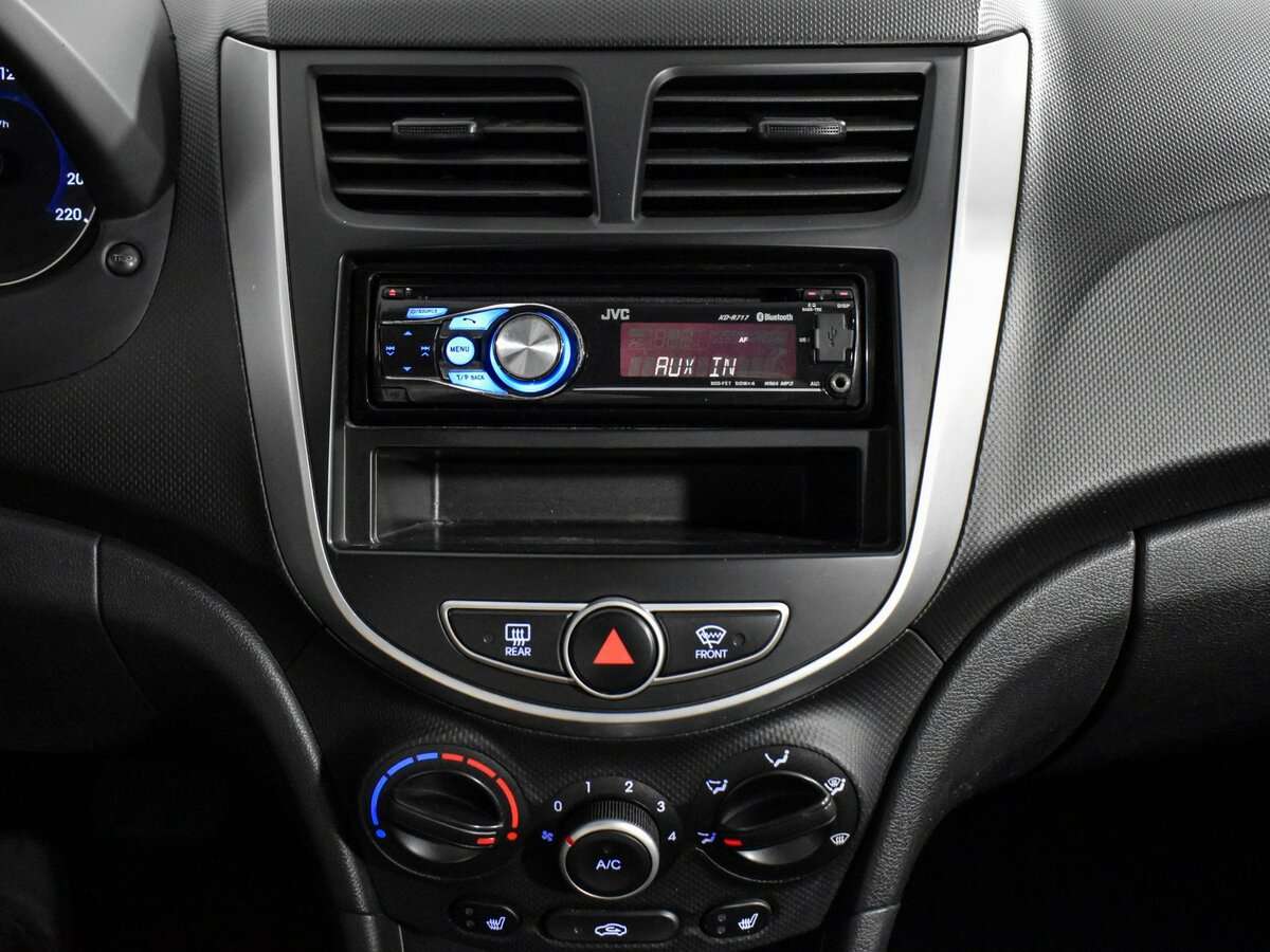 Hyundai Solaris 2011 года с пробегом. Фото: #13