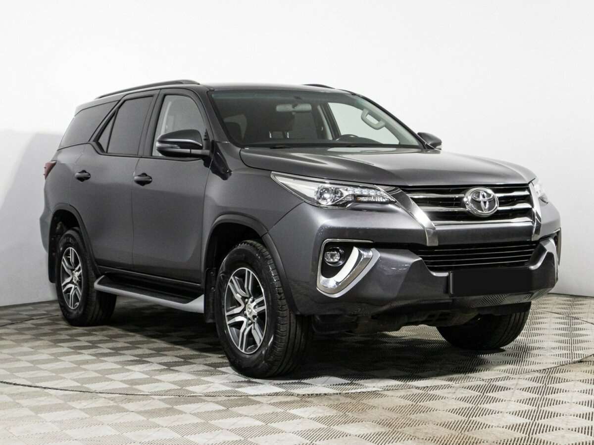 Toyota Fortuner 2017 года с пробегом. Фото: #2