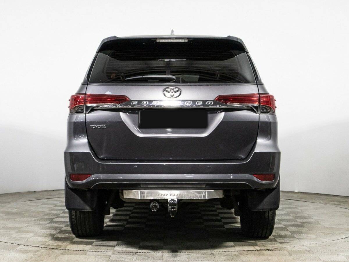 Toyota Fortuner 2017 года с пробегом. Фото: #4