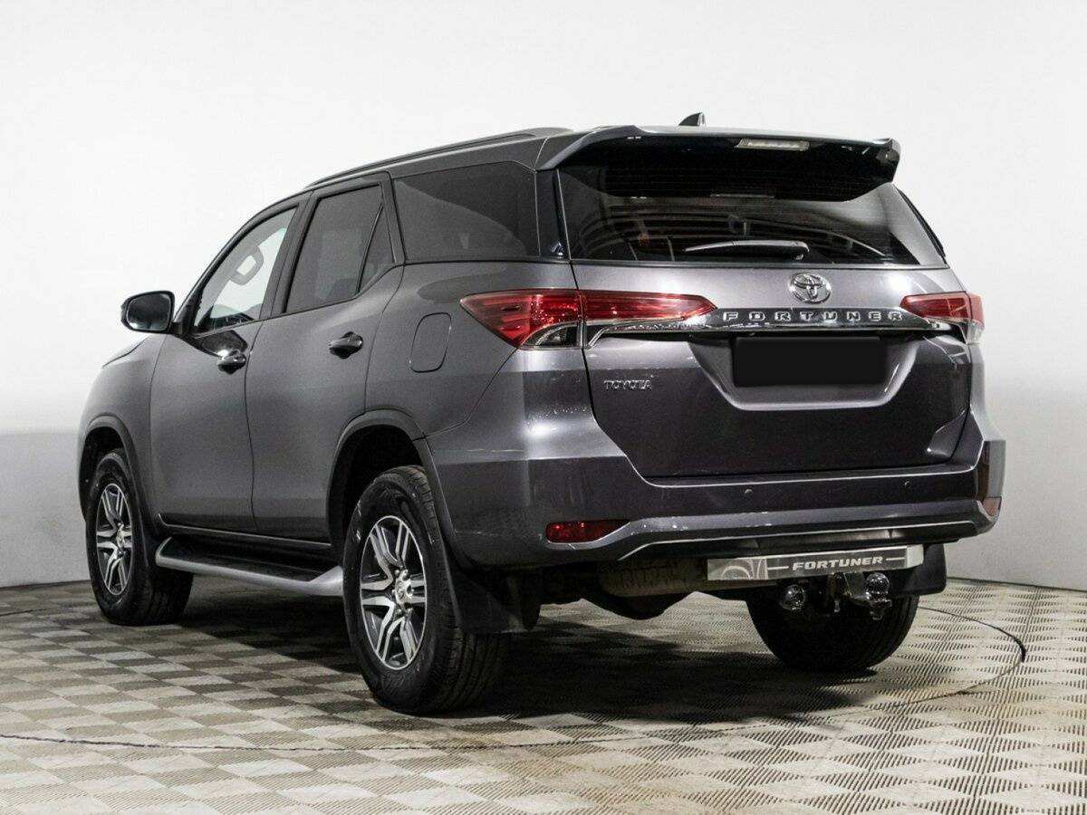 Toyota Fortuner 2017 года с пробегом. Фото: #5
