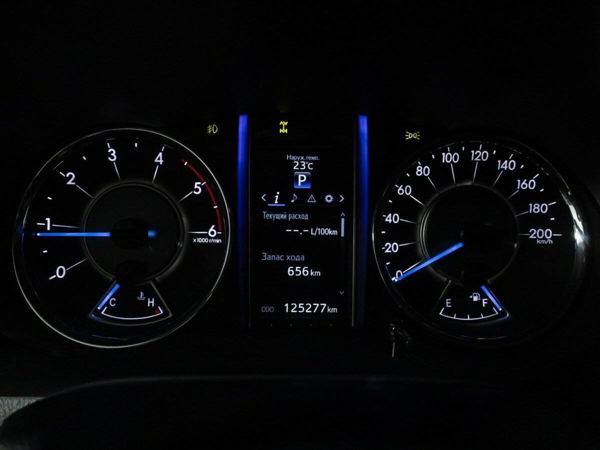 Toyota Fortuner 2017 года с пробегом. Фото: #9