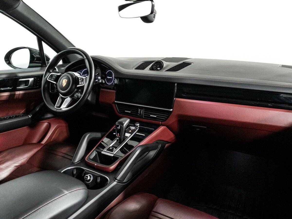 Porsche Cayenne 2018 года с пробегом. Фото: #6